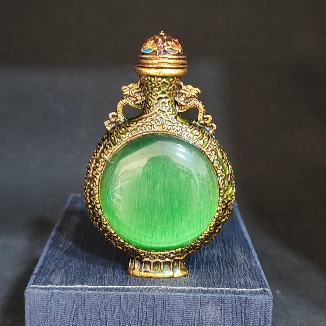 Vintage Collectible Bottles - คอลเลกชันวินเทจ ขวดสูดดมหินตาแมวเคลือบสีแบบโคลอซอน พร้อมรูปปั้นคู่ งานฝีมือชาติพันธุ์ทิเบต
