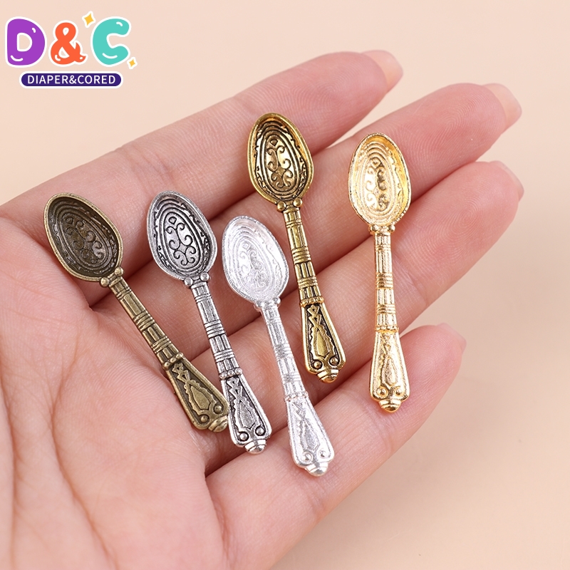Vintage Collectible Spoons - 10ชิ้นช้อนขนาดเล็กสำหรับบ้านตุ๊กตา1:12วินเทจเครื่องใช้บนโต๊ะอาหารโลหะขนาดเล็กช้อน modle ของเล่นบนโต๊ะอาหารอุปกรณ์แต่งบ้านตุ๊กตาในครัว