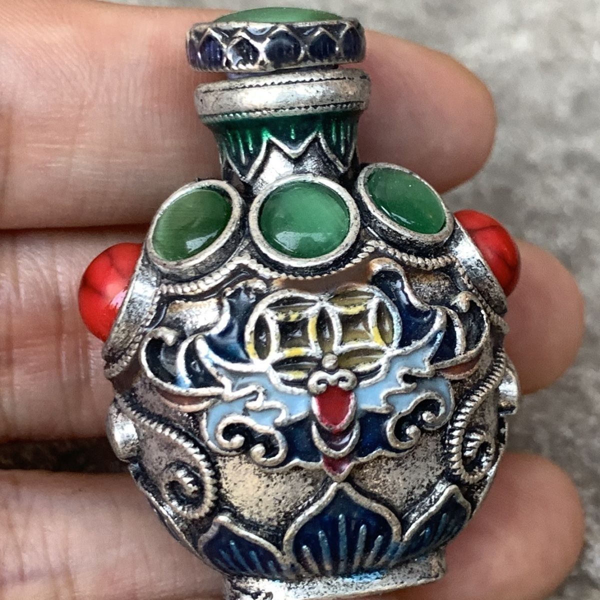 ขวดใส่ยาสูดแบบโบราณเคลือบลายโค - Vintage Collectible Bottles บทวิจารณ์และราคา